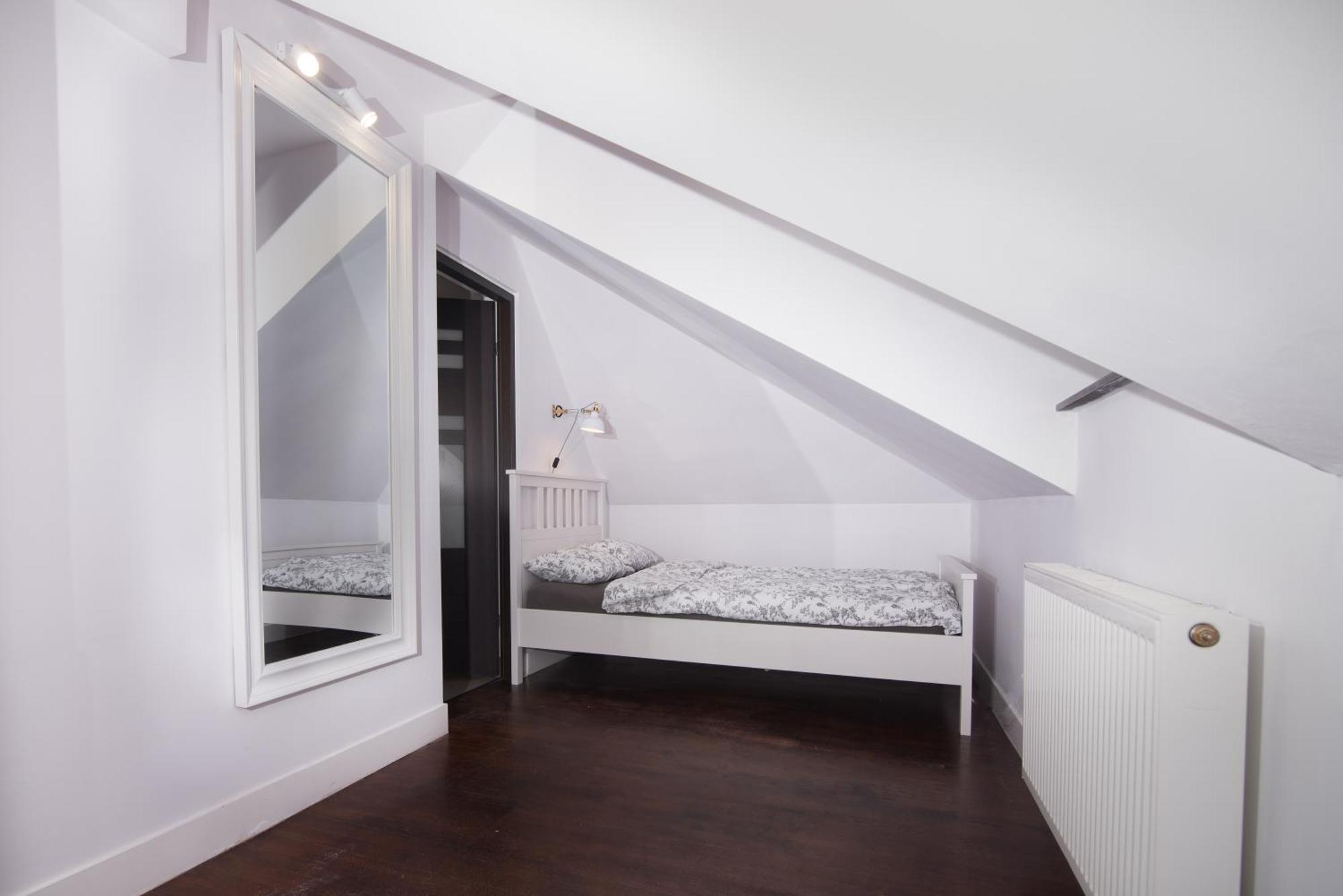 Hubertus Hotell Wola Rzedzinska